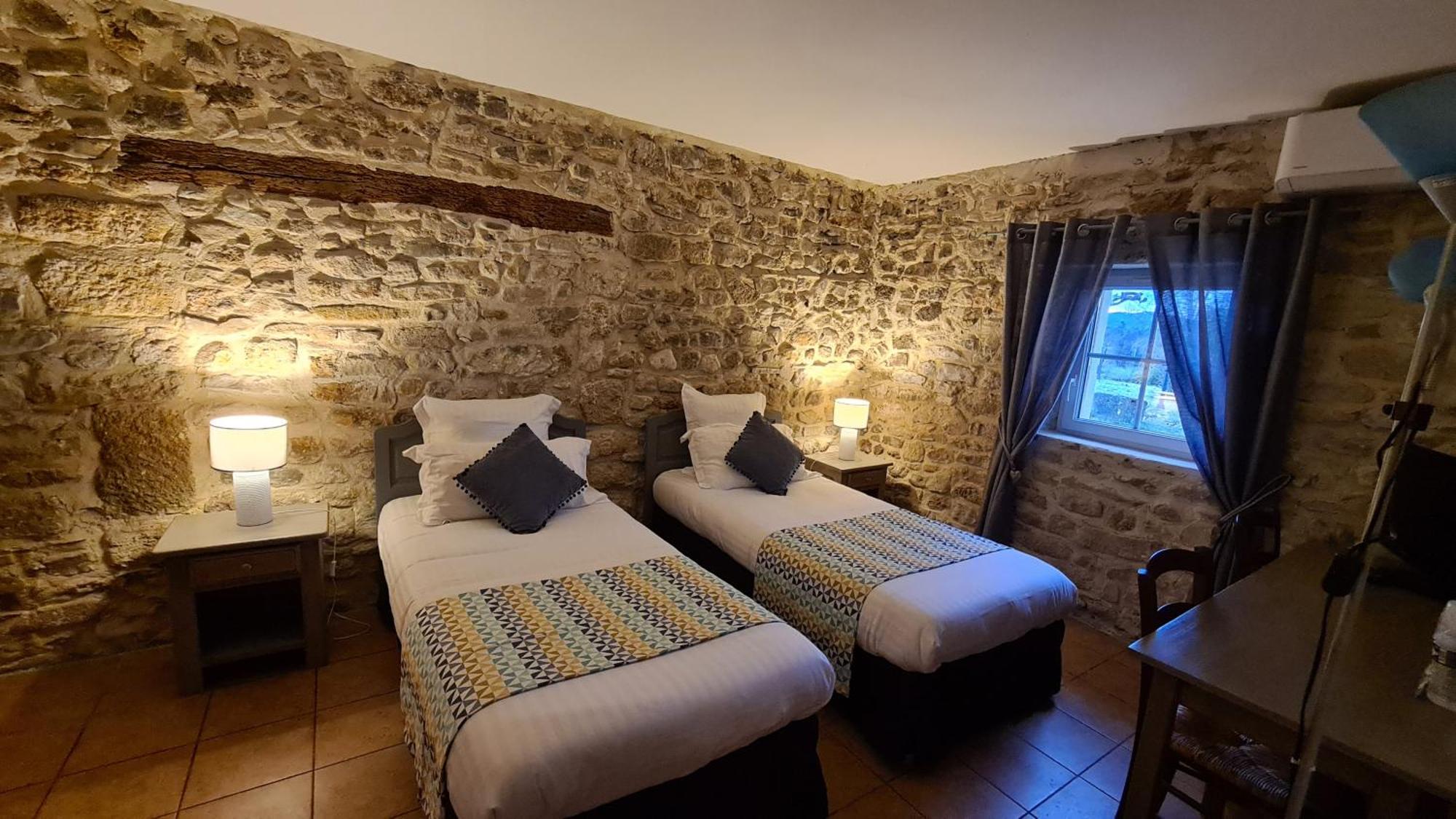 Logis Hotel La Bastide Saint Bach Suze-la-Rousse Eksteriør bilde